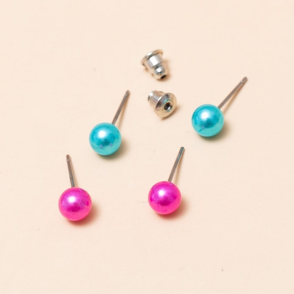 2 pairs of earrings 💙💗